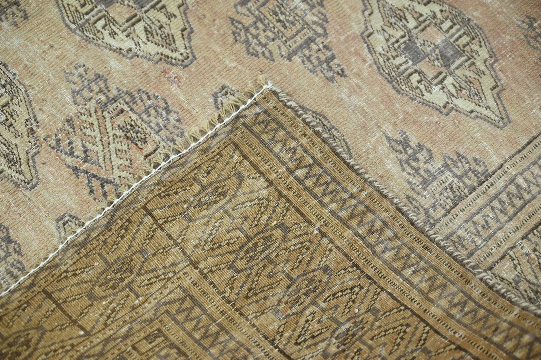 brown Accent rug 3' 10" x 5' 0"