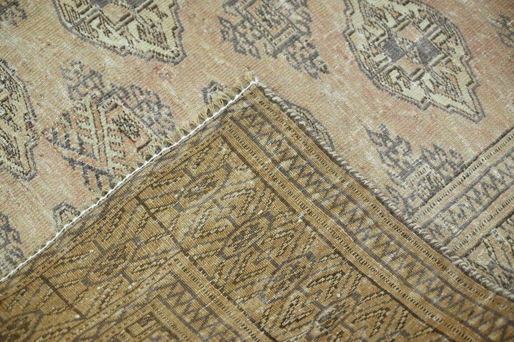 brown Accent rug 3' 10" x 5' 0"