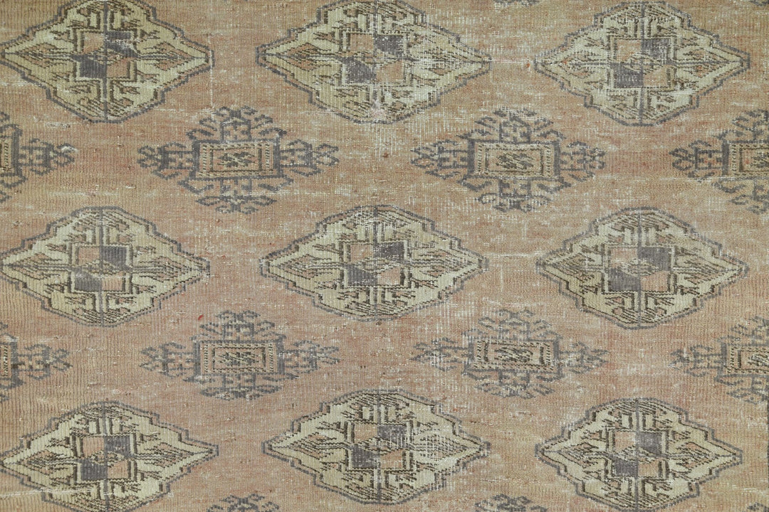 brown Accent rug 3' 10" x 5' 0"