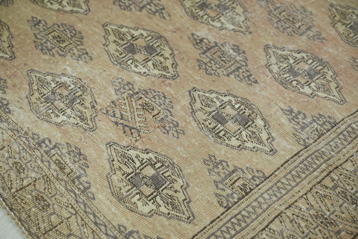 brown Accent rug 3' 10" x 5' 0"