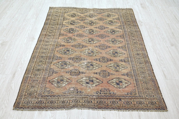 brown Accent rug 3' 10" x 5' 0"