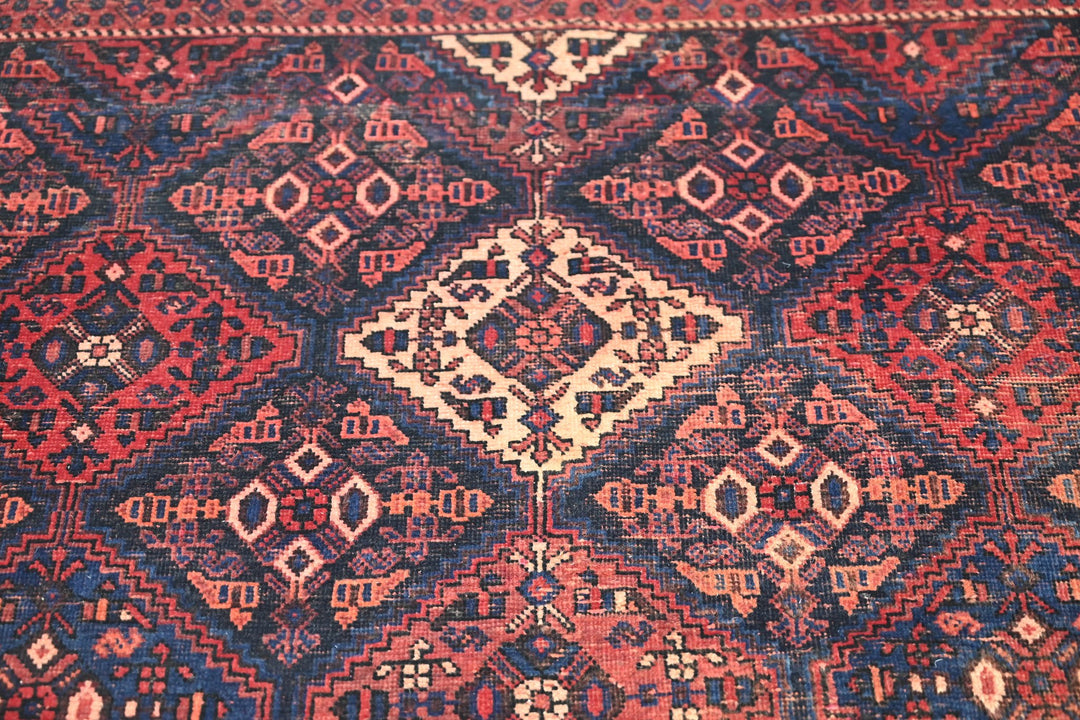 red Accent rug 4' 6" x 5' 5"