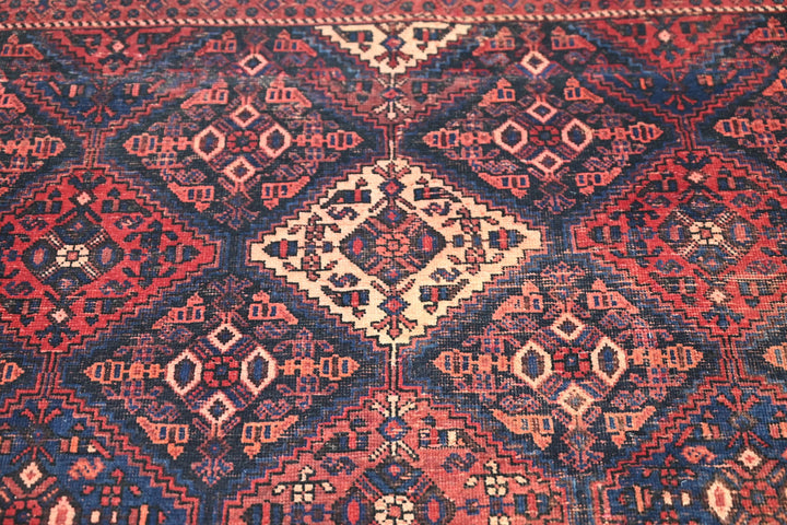 red Accent rug 4' 6" x 5' 5"