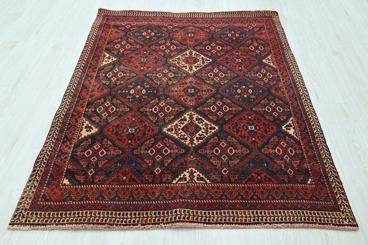 red Accent rug 4' 6" x 5' 5"