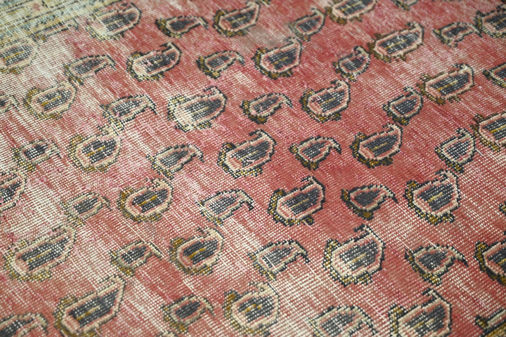 red Accent rug 2' 11" x 4' 4"