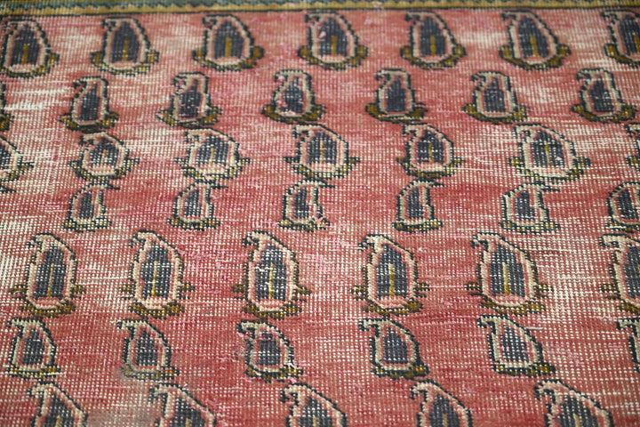 red Accent rug 2' 11" x 4' 4"