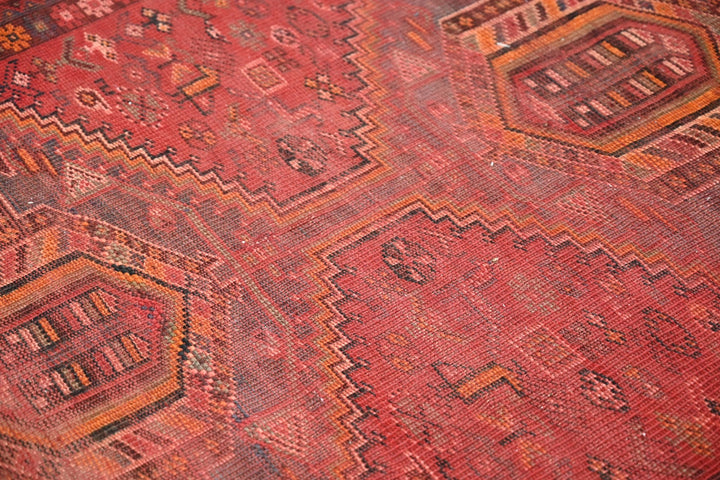 red Medium rug 4' 9" x 6' 5"