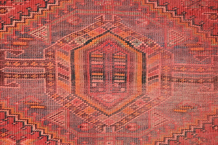 red Medium rug 4' 9" x 6' 5"
