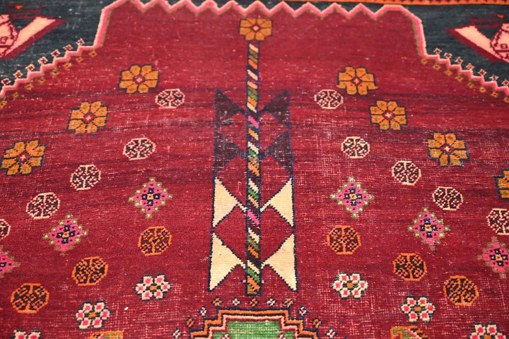 red Medium rug 5' 6" x 7' 10"