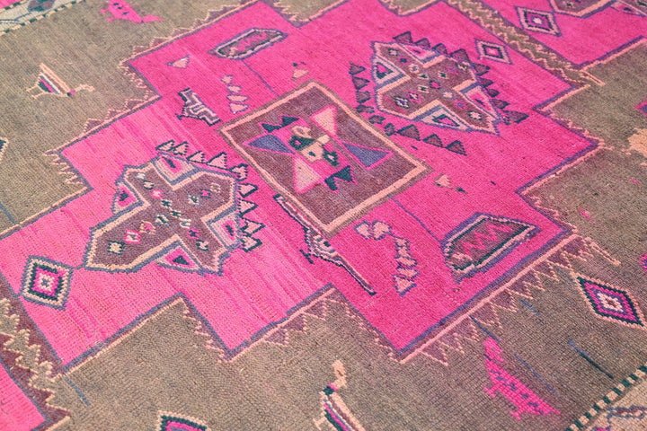 brown Large rug 4' 7" x 11' 4"