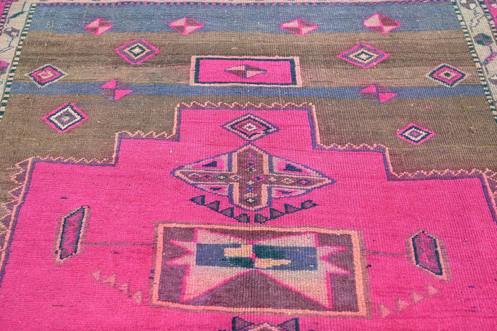 brown Large rug 4' 7" x 11' 4"