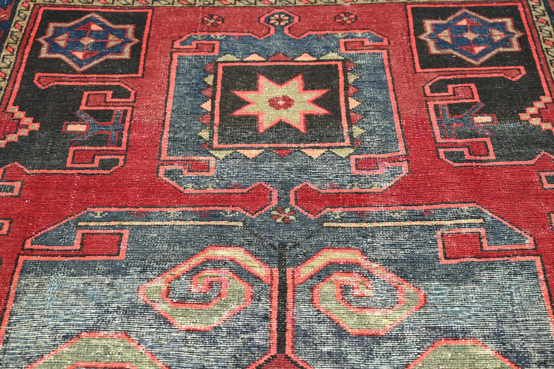 red Accent rug 4' 1" x 6' 6"