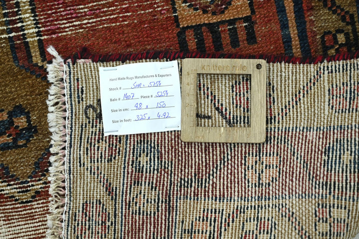 red Accent rug 3' 3" x 4' 11"
