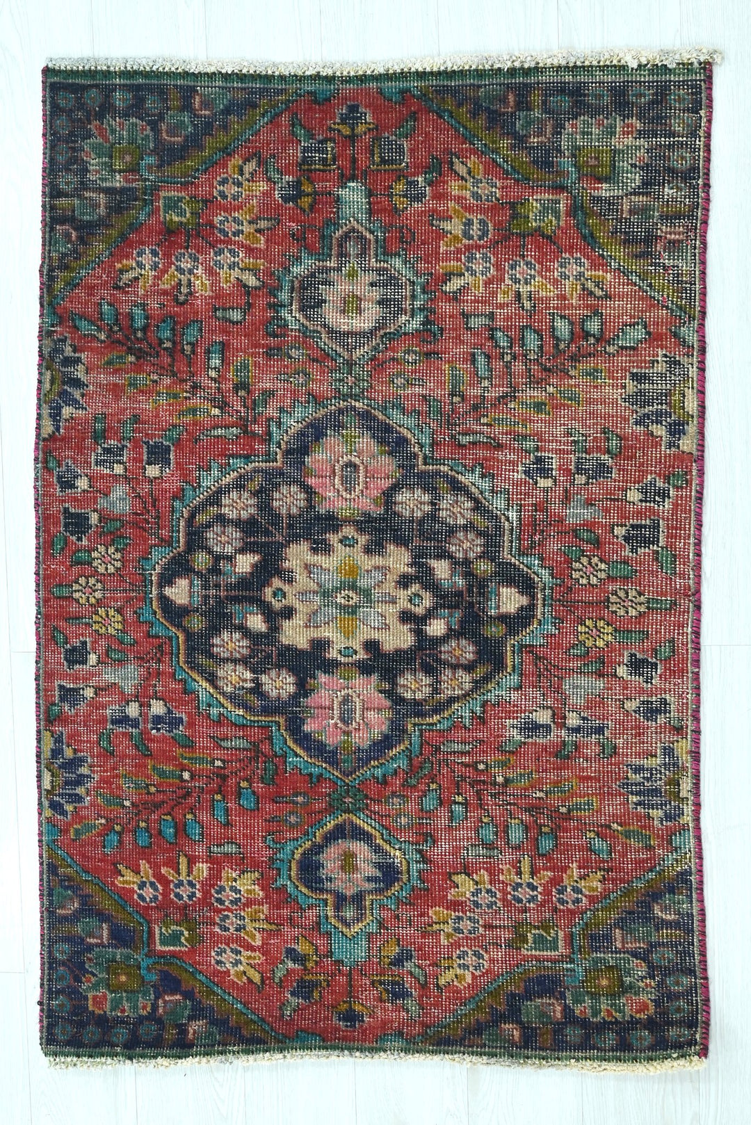 red Accent rug 2' 11" x 4' 6"