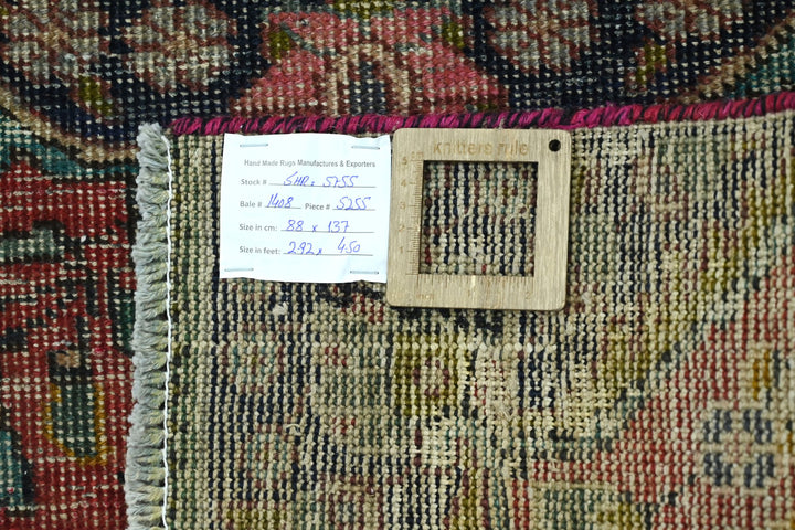 red Accent rug 2' 11" x 4' 6"
