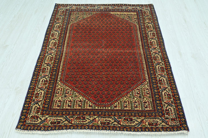 red Accent rug 3' 3" x 4' 9"