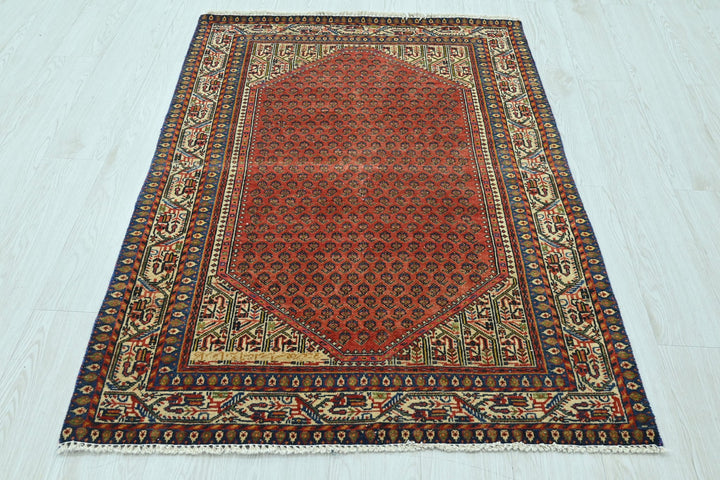 red Accent rug 3' 3" x 4' 9"