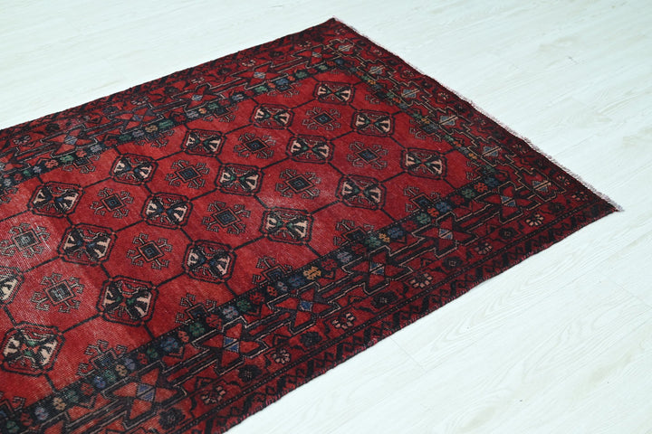 red Medium rug 3' 6" x 6' 9"