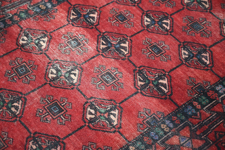 red Medium rug 3' 6" x 6' 9"