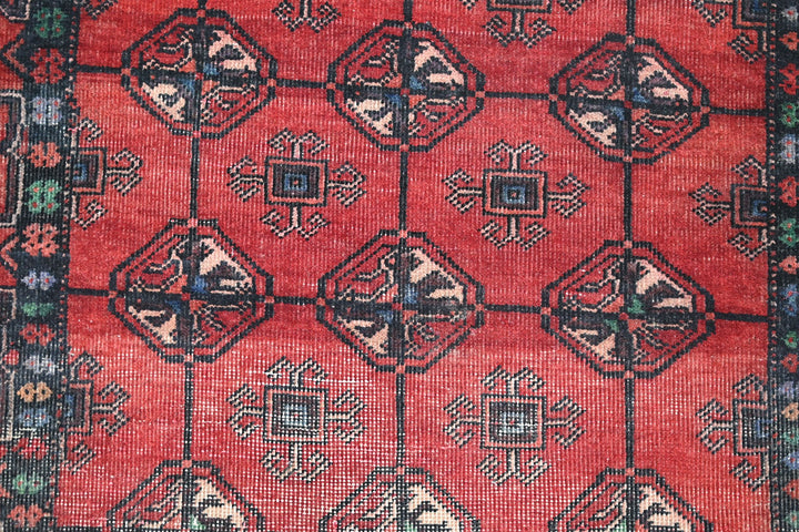 red Medium rug 3' 6" x 6' 9"