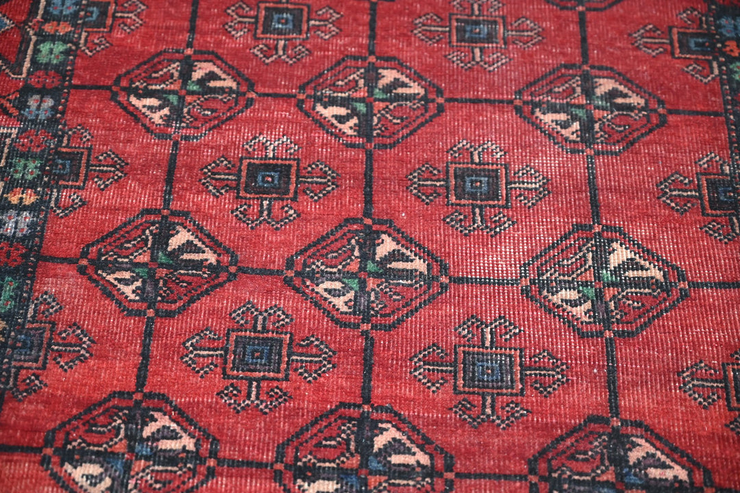 red Medium rug 3' 6" x 6' 9"