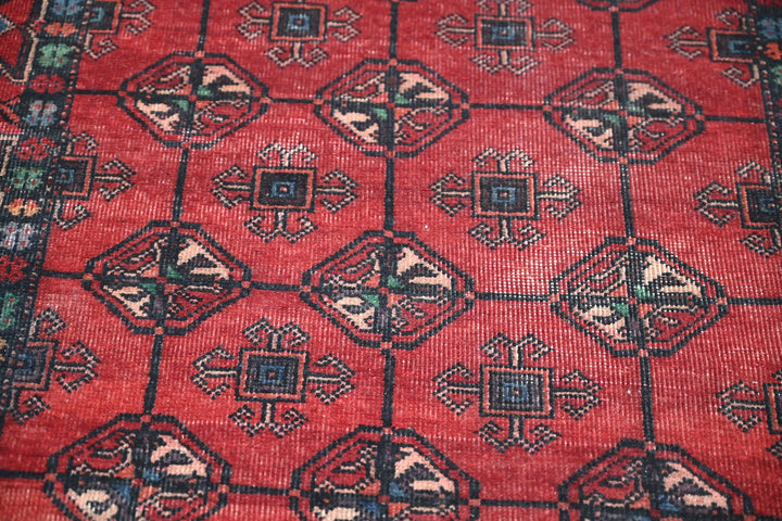 red Medium rug 3' 6" x 6' 9"