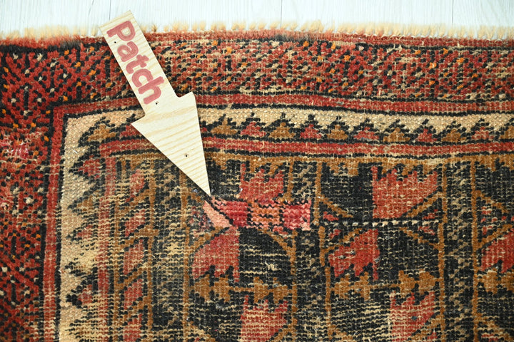 black Accent rug 3' 0" x 4' 6"