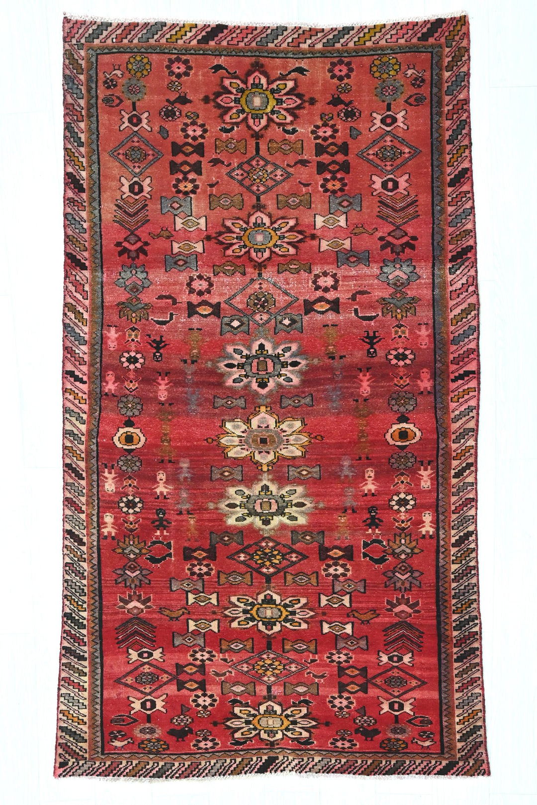 red Accent rug 3' 6" x 6' 5"
