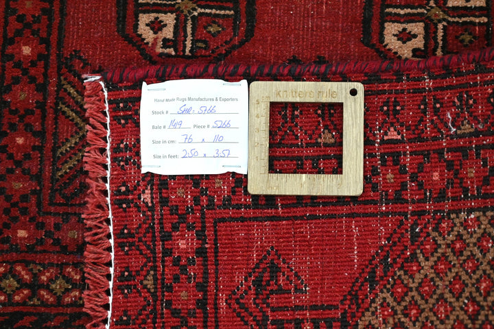 red Accent rug 2' 6" x 3' 7"