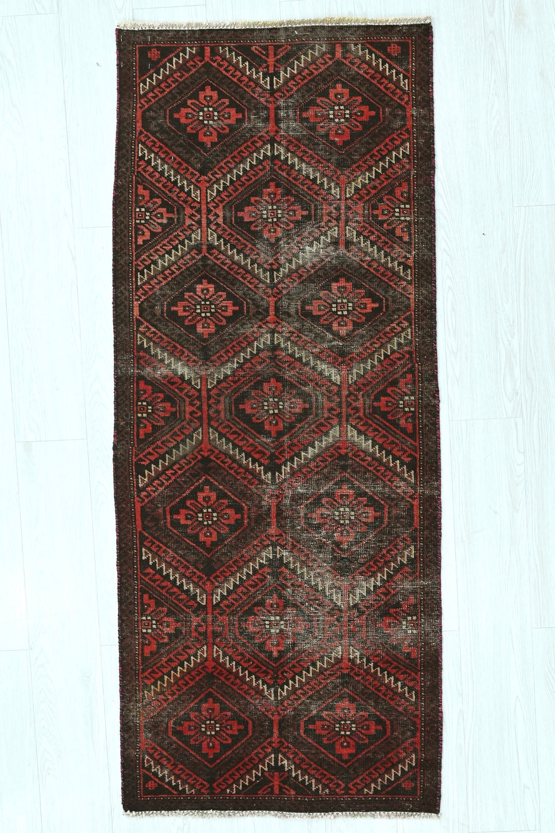 black Runner rug 2' 3" x 5' 7"