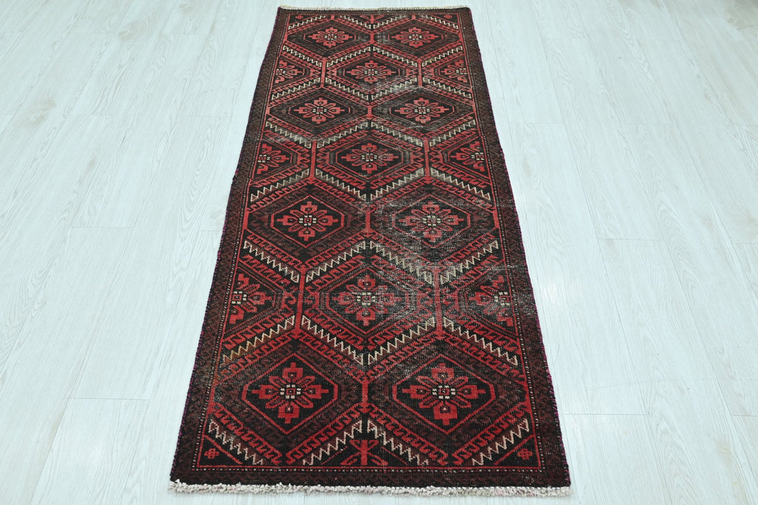 black Runner rug 2' 3" x 5' 7"