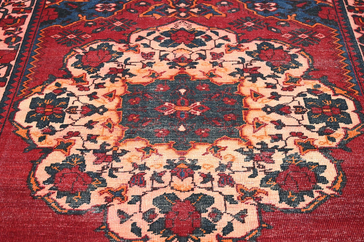 red Large rug 5' 3" x 9' 10"