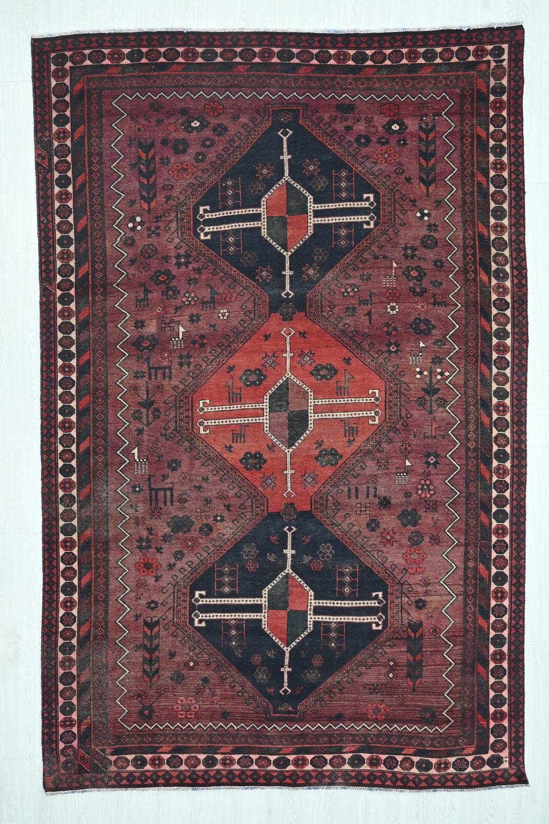 red Large rug 6' 0" x 9' 11"
