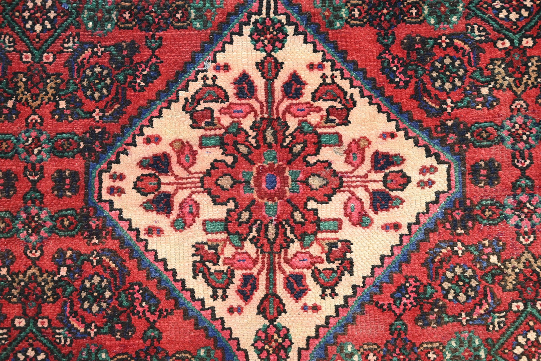 red Medium rug 4' 10" x 7' 10"