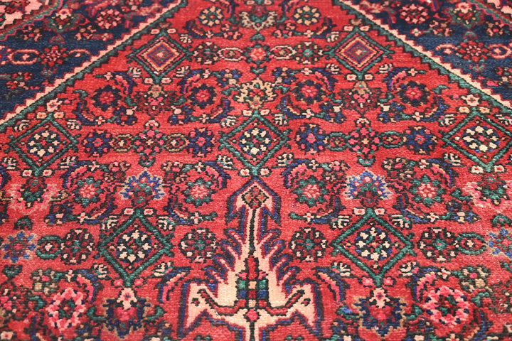 red Medium rug 4' 10" x 7' 10"