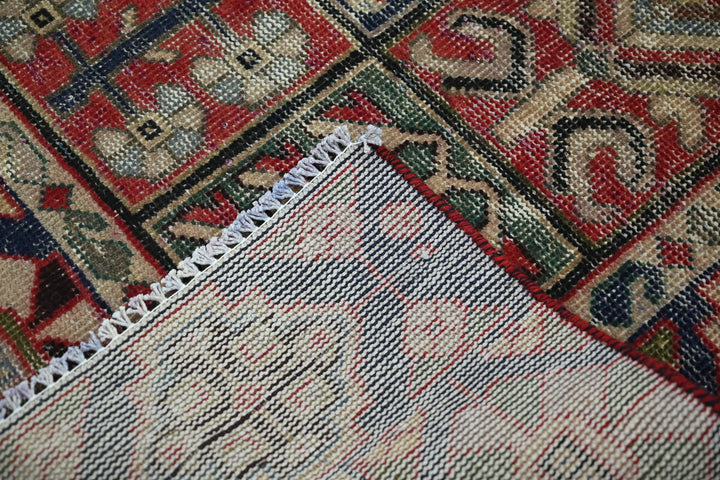 red Medium rug 4' 8" x 9' 2"