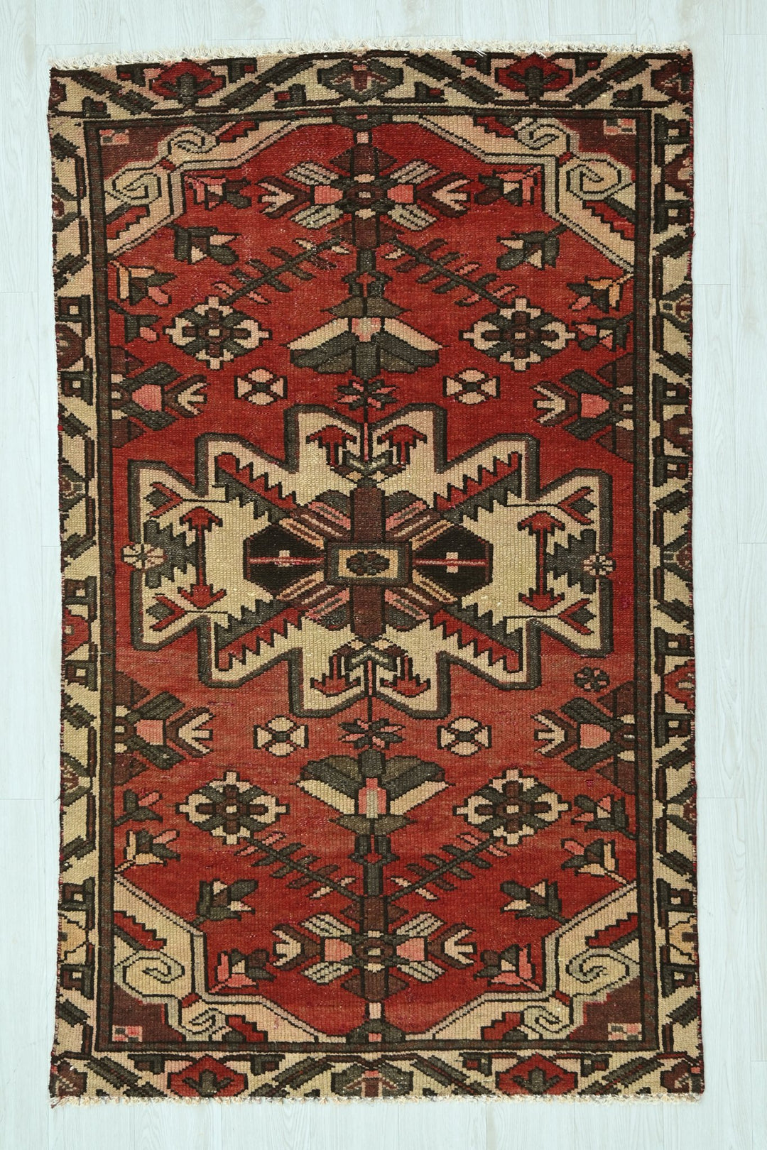 red Accent rug 3' 7" x 6' 2"