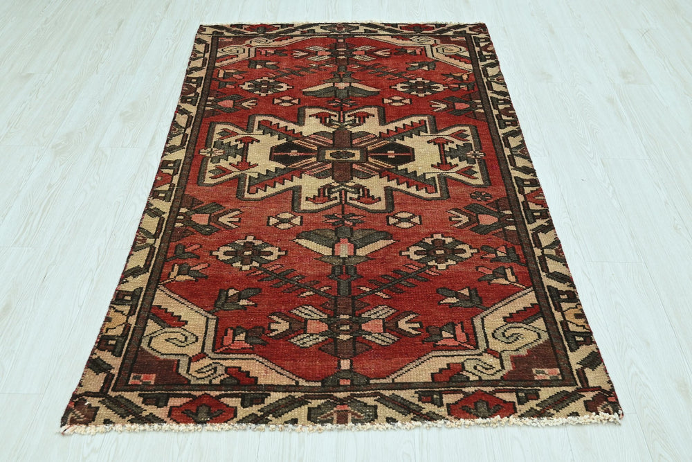 red Accent rug 3' 7" x 6' 2"