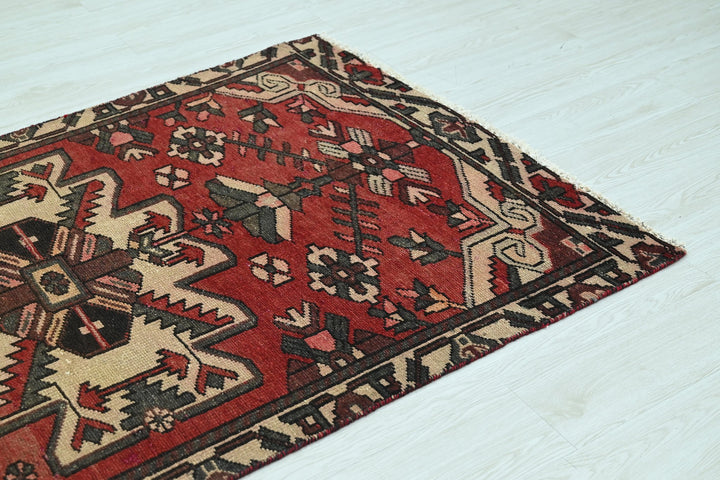 red Accent rug 3' 7" x 6' 2"