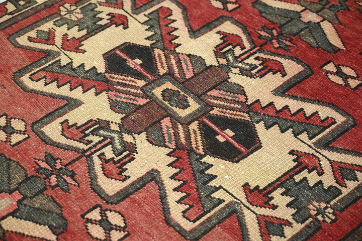 red Accent rug 3' 7" x 6' 2"