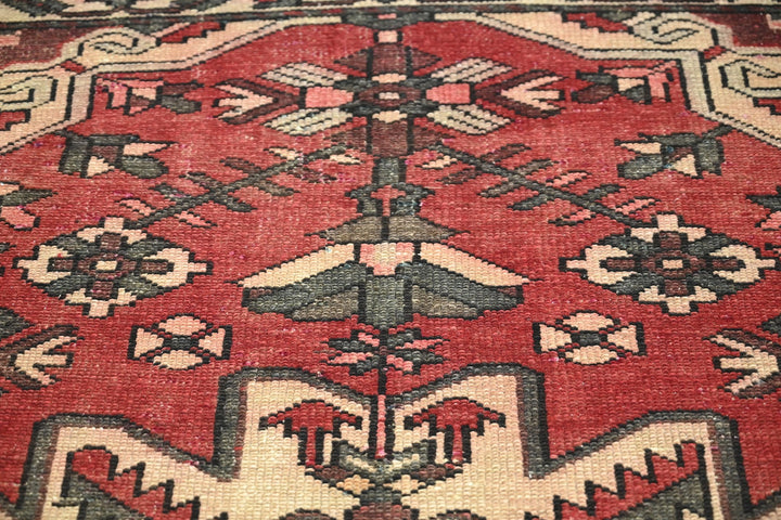 red Accent rug 3' 7" x 6' 2"