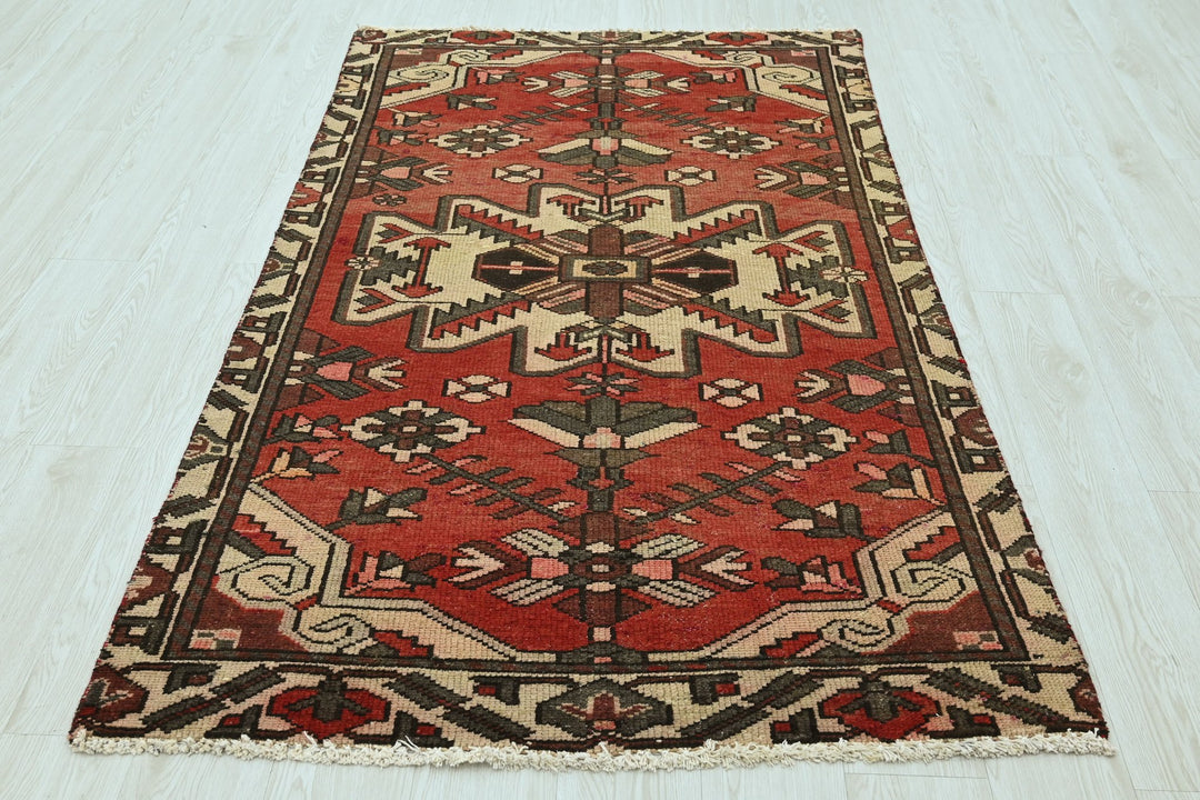 red Accent rug 3' 7" x 6' 2"