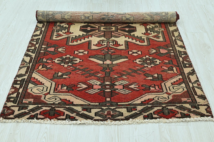 red Accent rug 3' 7" x 6' 2"