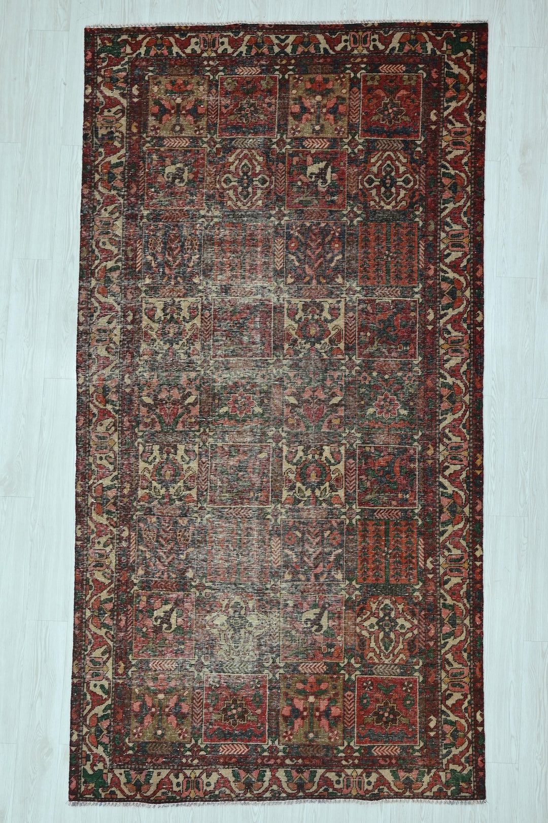 red Large rug 5' 0" x 9' 8"