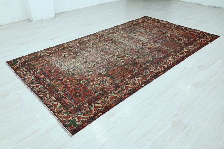 red Large rug 5' 0" x 9' 8"