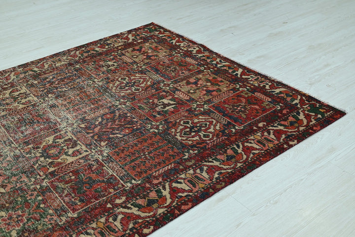 red Large rug 5' 0" x 9' 8"