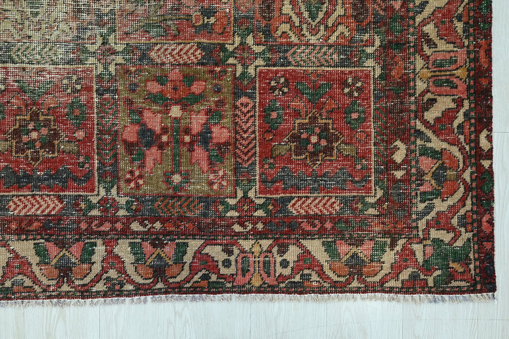 red Large rug 5' 0" x 9' 8"