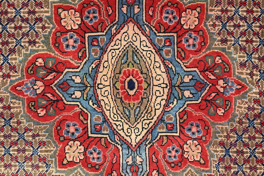 brown Large rug 5' 2" x 9' 9"