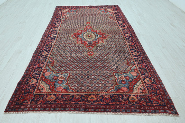brown Large rug 5' 2" x 9' 9"