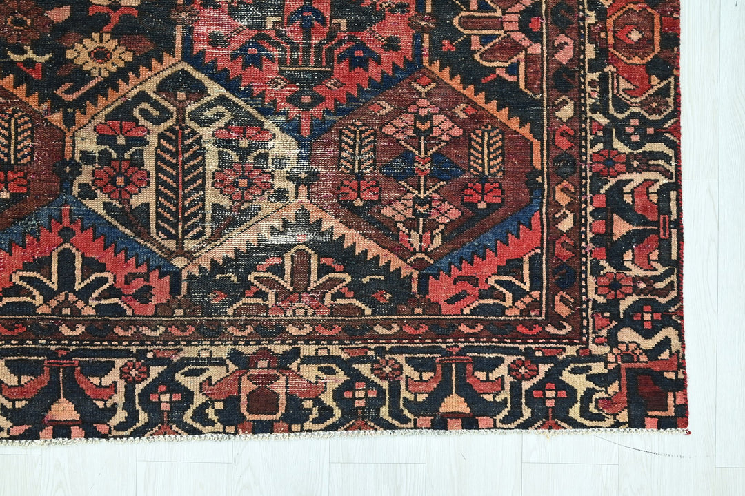 black Medium rug 6' 6" x 9' 0"